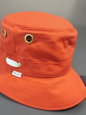 Tilley T1 Iconic Bucket Hat. Red.